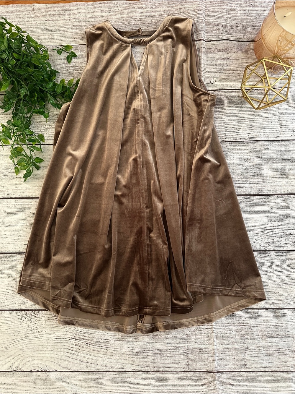 Umgee Brown Velvet Sleeveless Tunic Top